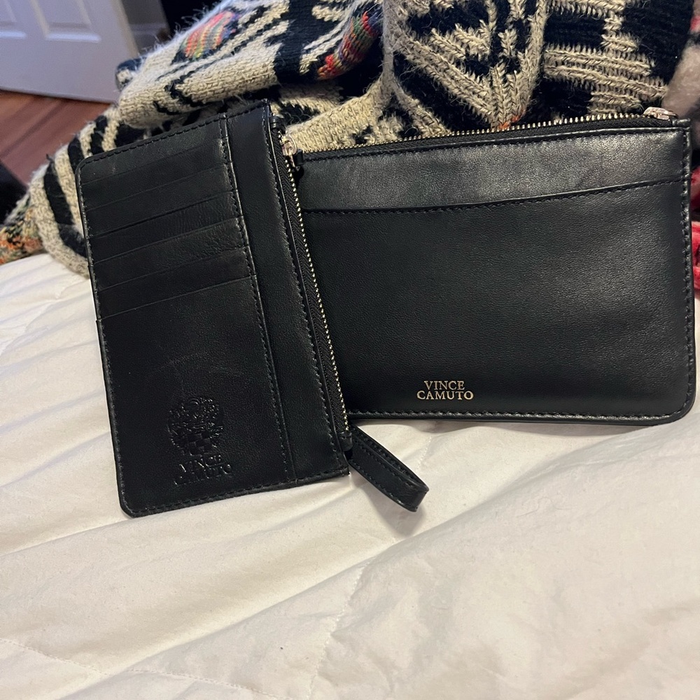 Vince Camuto wristlet two piece w/strap